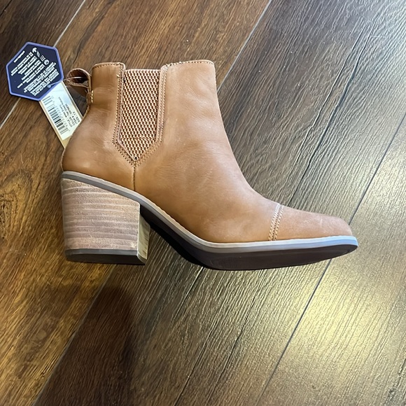 Toms Everly Tan Bootie - Picture 3 of 4
